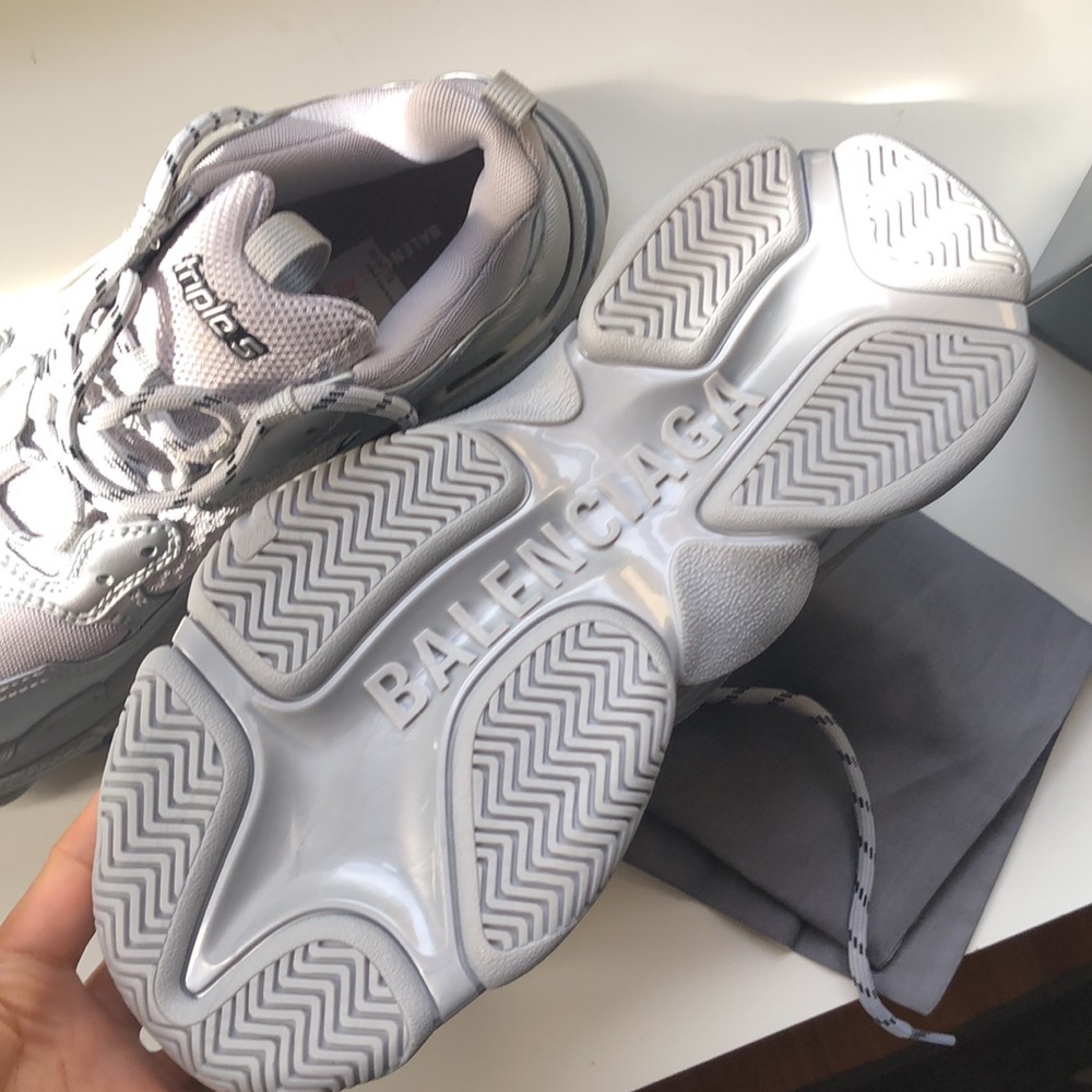Balenciaga gray triplets sneakers - Picture 10 of 10